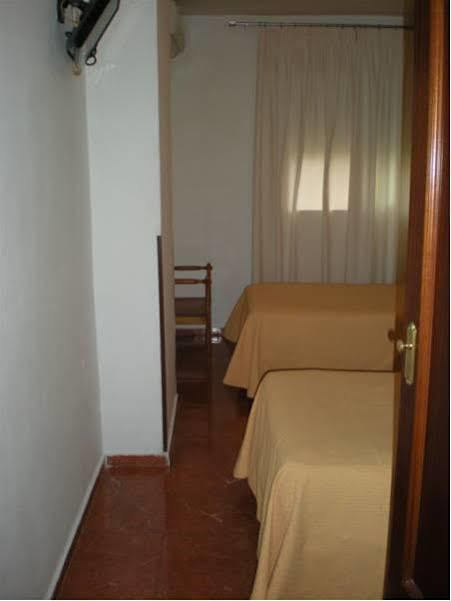 Hostal La Hispanidad Málaga Extérieur photo
